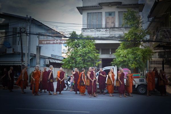 တကၠသိုလ္၀င္း ၀င္ေပါက္ ျမင္ကြင္း