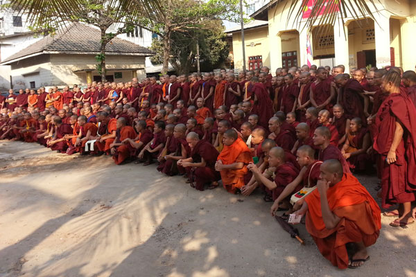 ဆူးခါးေက်ာင္းတိုက္၀င္းအတြင္း အမွတ္တရ..